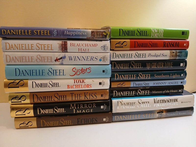 Lot of 17 Danielle Steel Romance Set Popular Series Hardcover Book Lot- F1