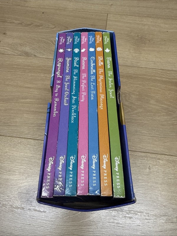 Disney Princess Chapter Book Collection Seven Enchanting Books 1st Box Set 6+ gallery