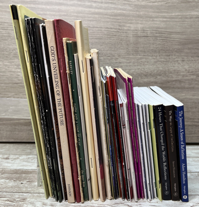 Lot of 36 Christian Bible Jesus Related Booklets/Pamplets Vintage 6lbs gallery