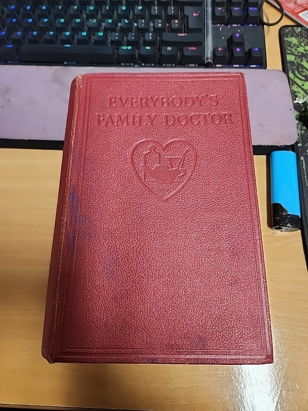 Everybody’s Family Doctor ( Odhams Press Limited Hardback) A – Z HEALTH PROBLEMS