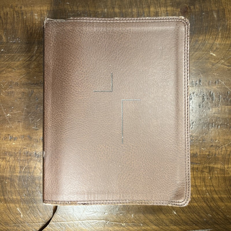 The Jesus Bible NIV Passion Publishing Biblica Zondervan HC Gray 2016 China