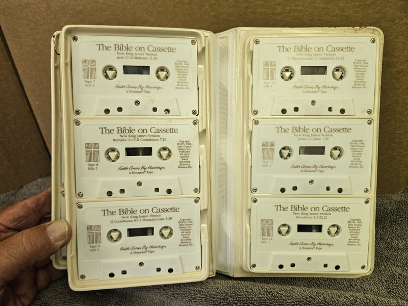 Hosanna The Bible on Cassette NKJV New Testament 11 Tape Set w/ Case Missing 1 gallery