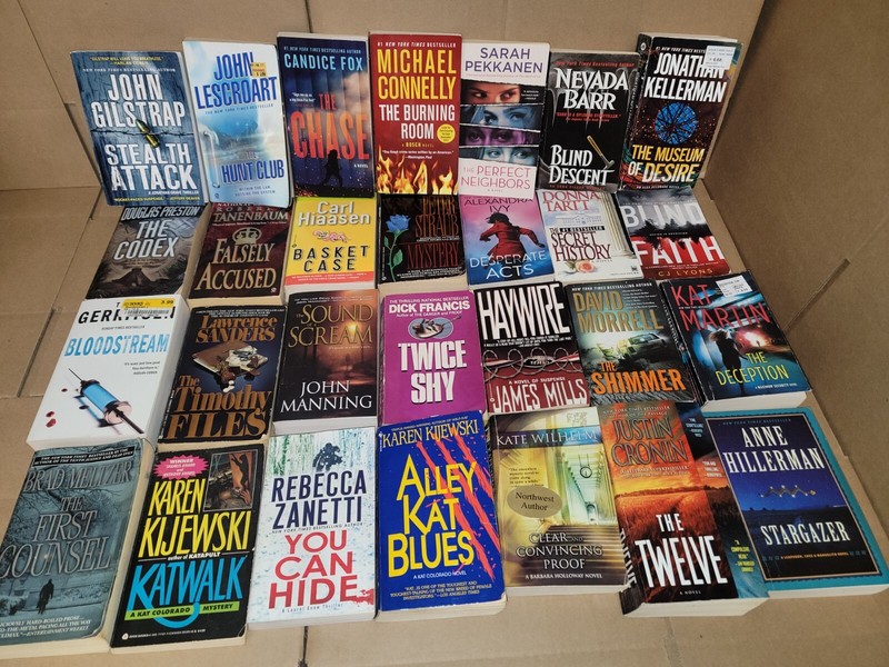 Lot of 100 Mystery Thriller Suspense Fiction Paperback Books RANDOM*MIX UNSORTED gallery