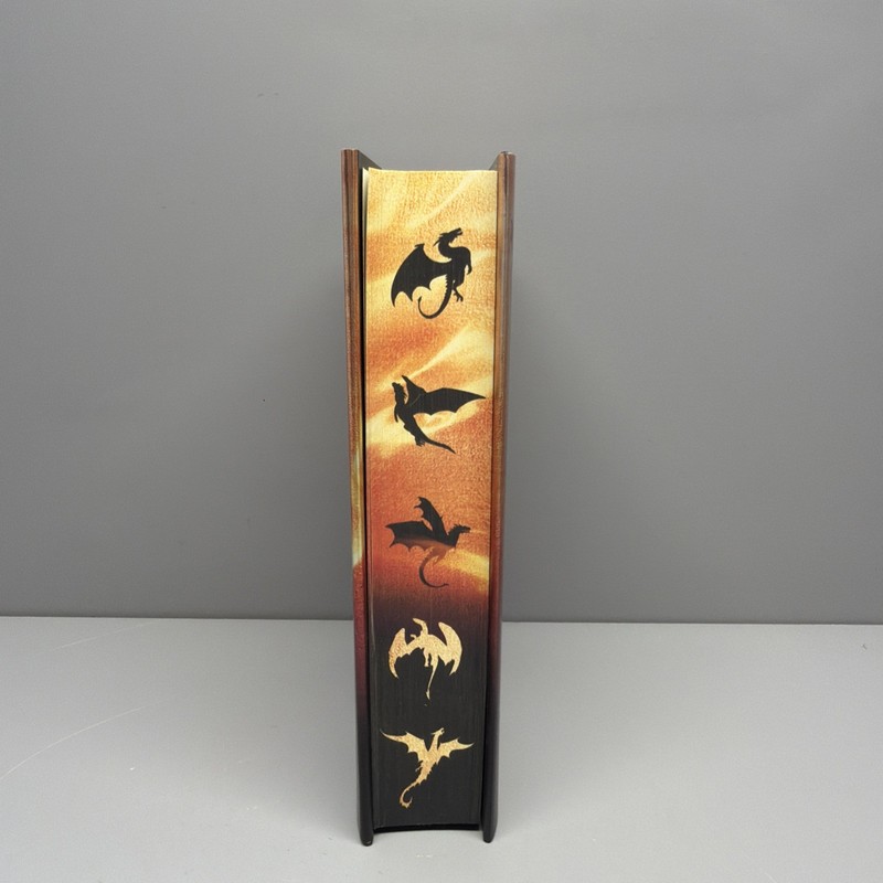 Rebecca Yarros Iron Flame (Wing and Claw Collection) (Hardback) Empyrean gallery