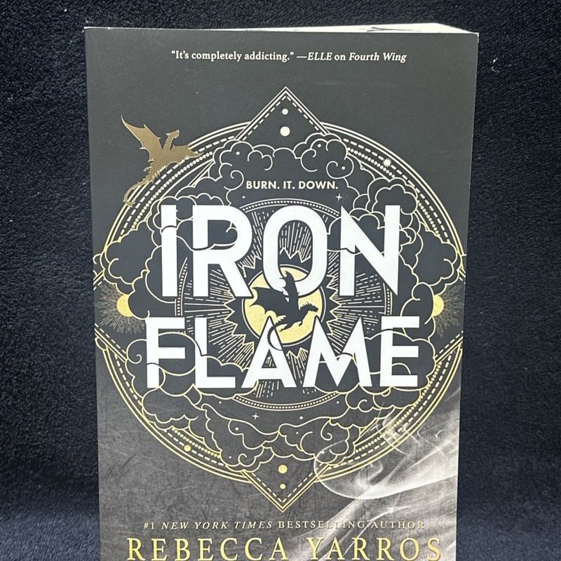 Iron Flame (The Empyrean, 2) – paperback Yarros, Rebecca – VERY GOOD