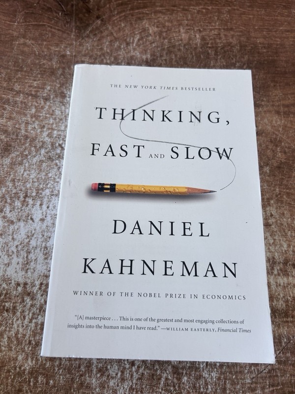 Thinking, Fast and Slow – Paperback By Kahneman, Daniel – Very Good Condition