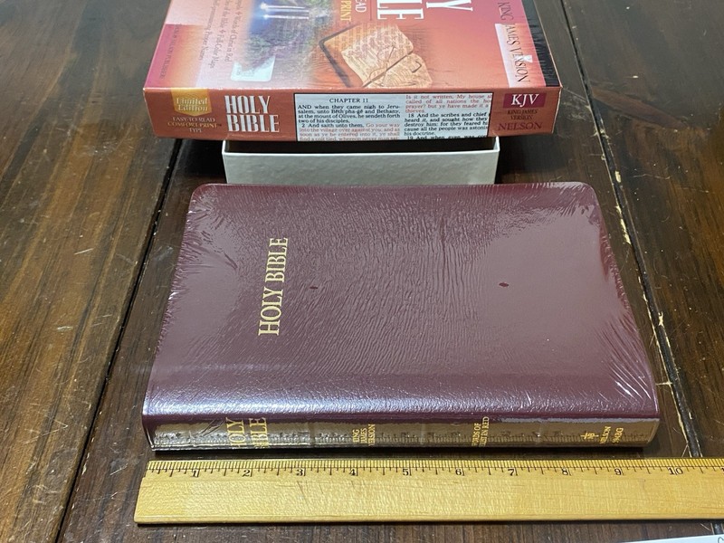 Bible King James Version Comfort Print Bonded Leather Gold Gilded Pages New gallery