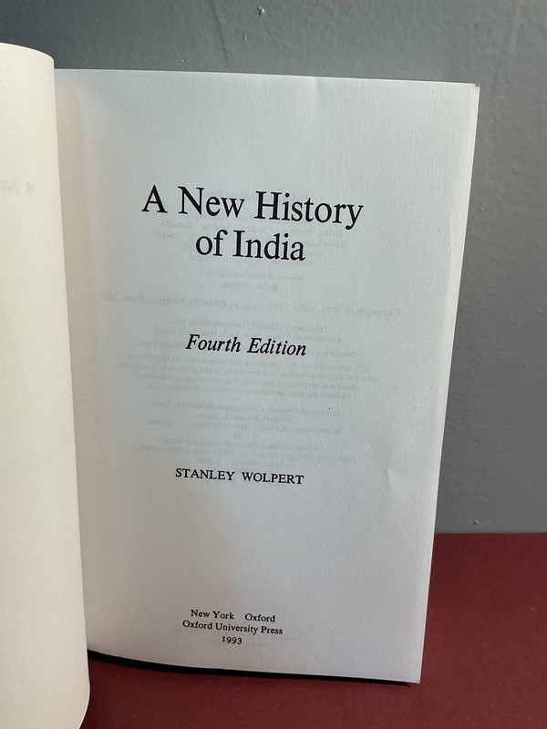 A New History of India Stanley Wolpert Fourth Edition 1993 Paperback Oxford gallery