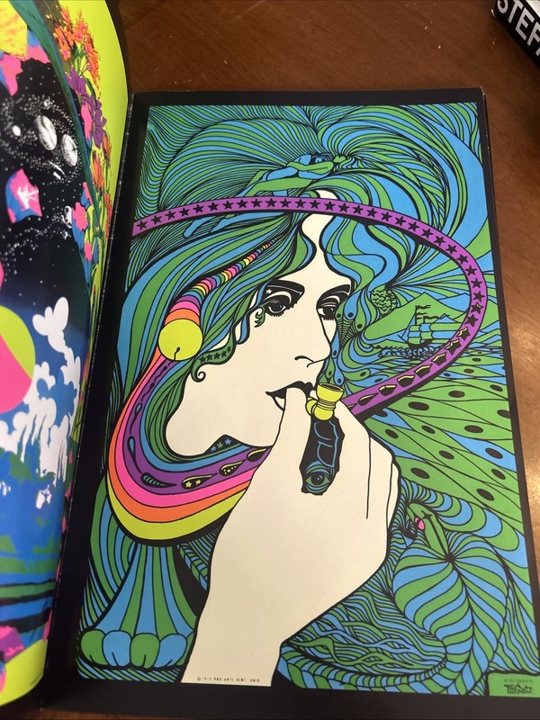 Ultraviolet : 69 Classic Blacklight Posters from the Aquarian Age and Beyond by gallery