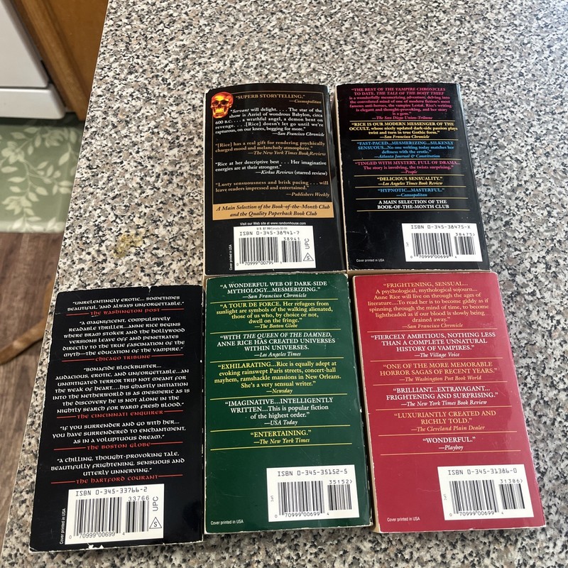 5 Anne Rice Vampire Chronicles Soft Back Book Set gallery