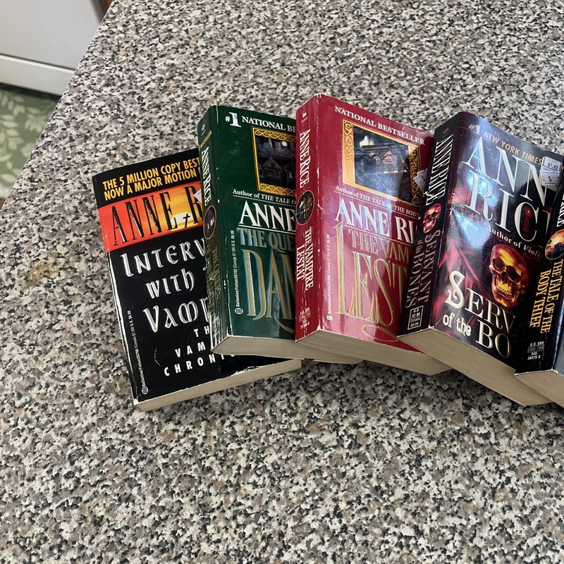 5 Anne Rice Vampire Chronicles Soft Back Book Set gallery
