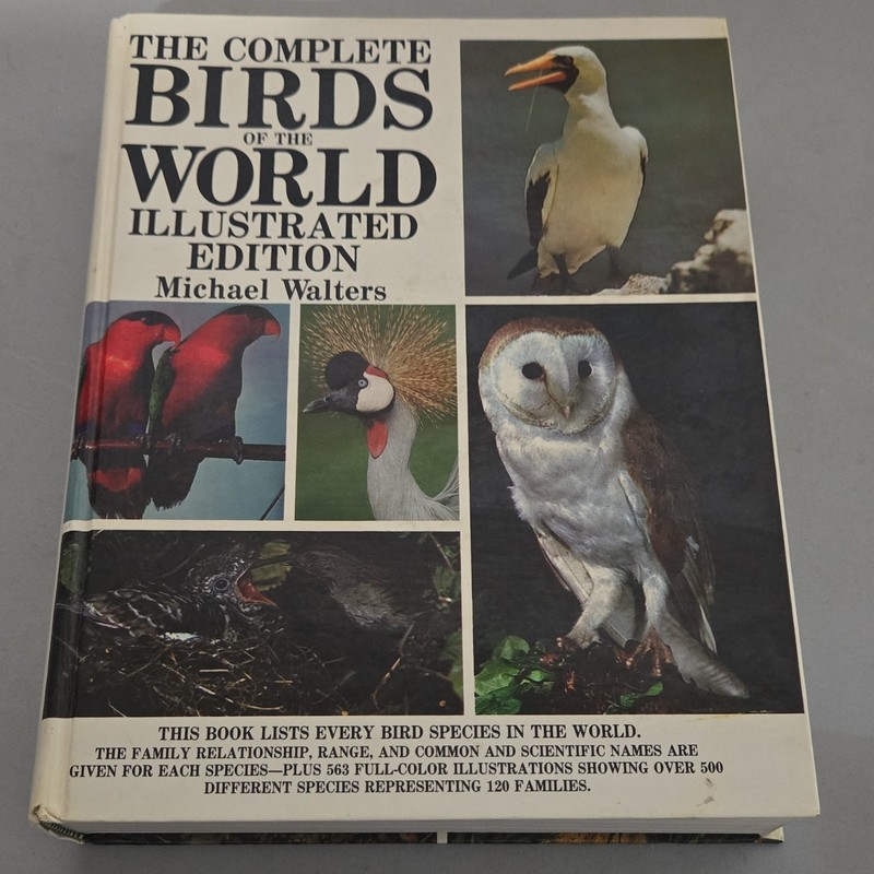 TFH Publications Complete Birds of the World Michael Walters 1980 Illustrated HC