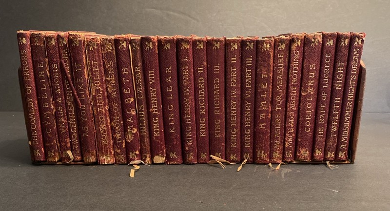 23 The Temple Shakespeare Red Leather Back Pocket Play Books 1890’s + Gilt Edge