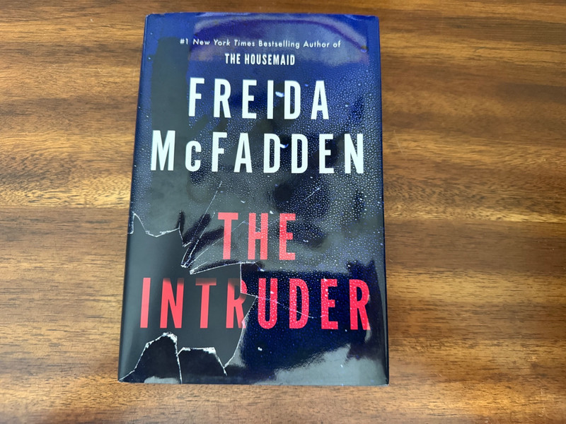 Intruder by Freida McFadden (2025, Hardcover) FREE SHIPPING