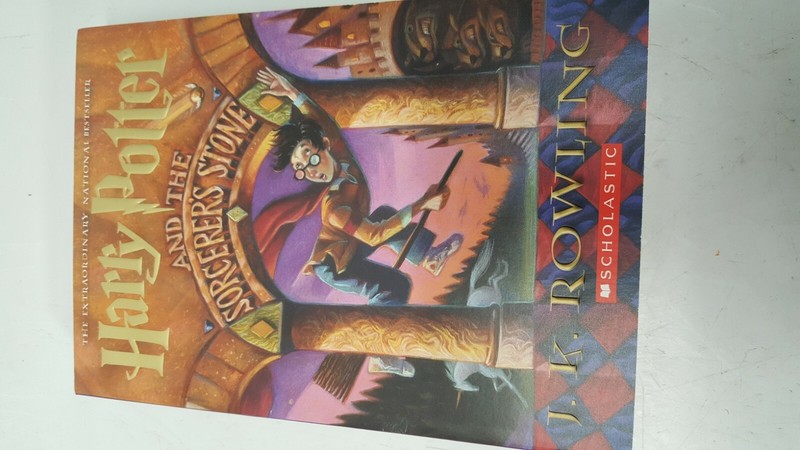 HARRY POTTER AND THE SORCERER'S STONE - ROWLING, J. K./ GRANDPRE, MARY (ILT) - N gallery