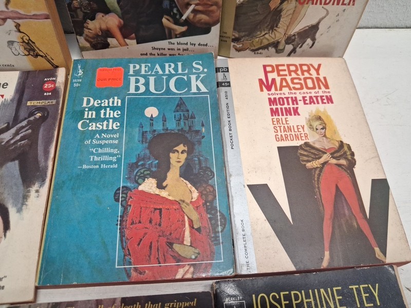 1940s Murder Mystery Trade Paperback Lot 11 Books PB Death Saint Kitten Kill gallery