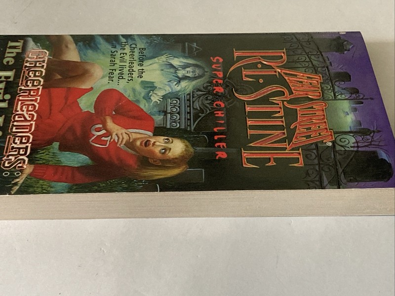 Fear Street Super Chiller Cheerleaders The Evil Lives by R. L. Stine SCARCE gallery