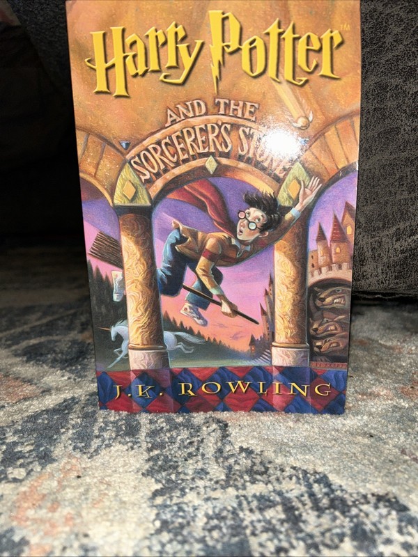 Harry Potter and the Sorcerers Stone – Paperback By Rowling, JK – GOOD
