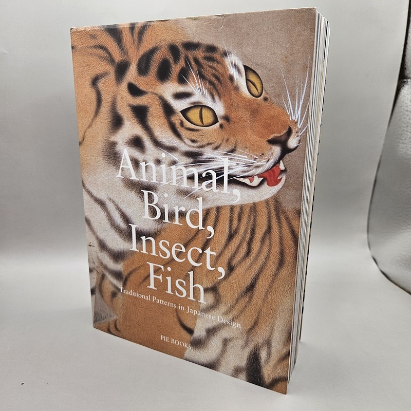 Animal, Bird, Insect, Fish : Traditional Patterns in Japanese Design by…