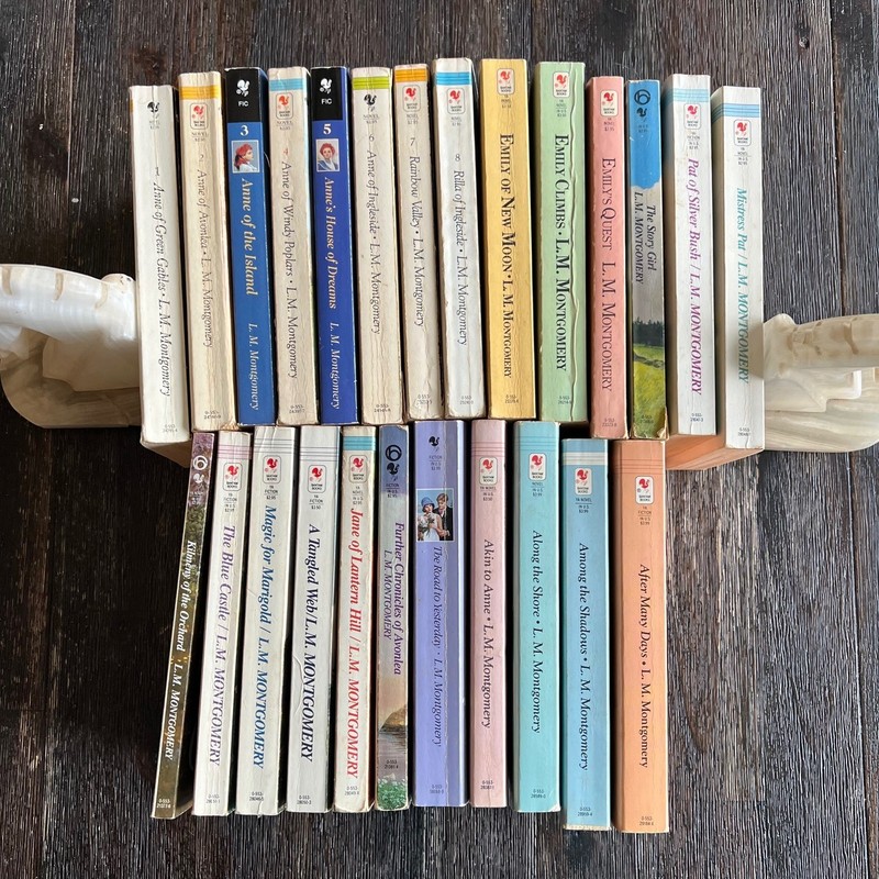 L.M. Montgomery 25 Book Lot Vintage Anne of Green Gables Emily Pat Series +