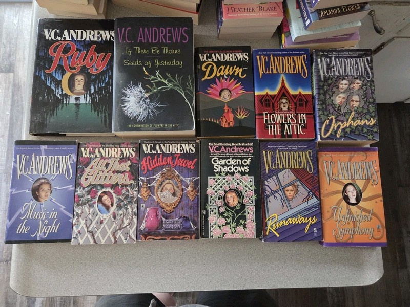 V. C. Andrews Lot 12 Books. Gothic Fiction Some Vintage. PB & HC. 1 Is A 2-in-1