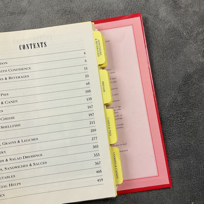 Betty Crocker 40th Anniversary 5 Ring Binder Hardcover Cookbook 432 Pages 1991 gallery