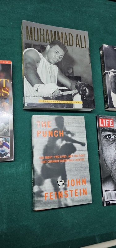 Muhammad Ali & Sports Memorabilia Book & Magazine Collection Lot - 5 Items gallery