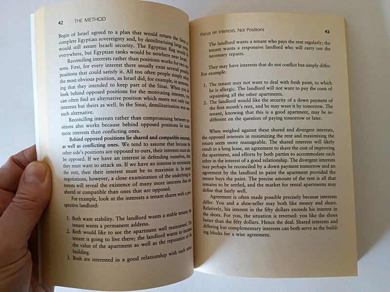 Getting To Yes: Negotiating Agreement Without Giving In, 2nd Edition 1991 PB, VG gallery