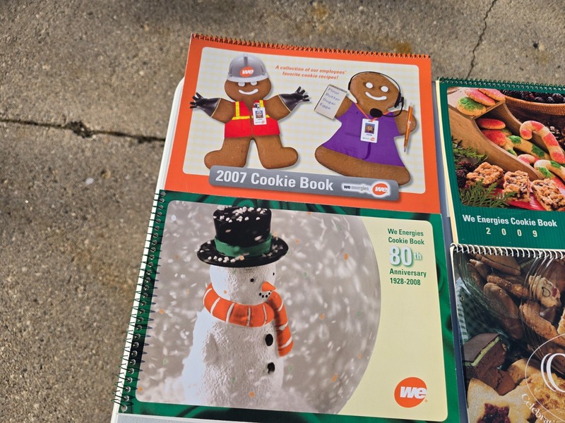 Lot of 11 Wisconsin Electric WE Energies Cookie Book Recipe Cookbooks 2006-2019 gallery