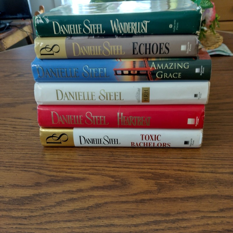 Lot of 6 «Danielle Steel» Romance Novels Set Popular Series Hardcover Mixed Lot