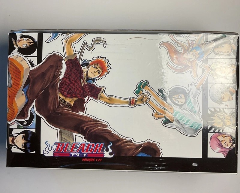 Bleach Box Set 1: Volumes 1-21 with Premium by Tite Kubo (English) Paperback gallery