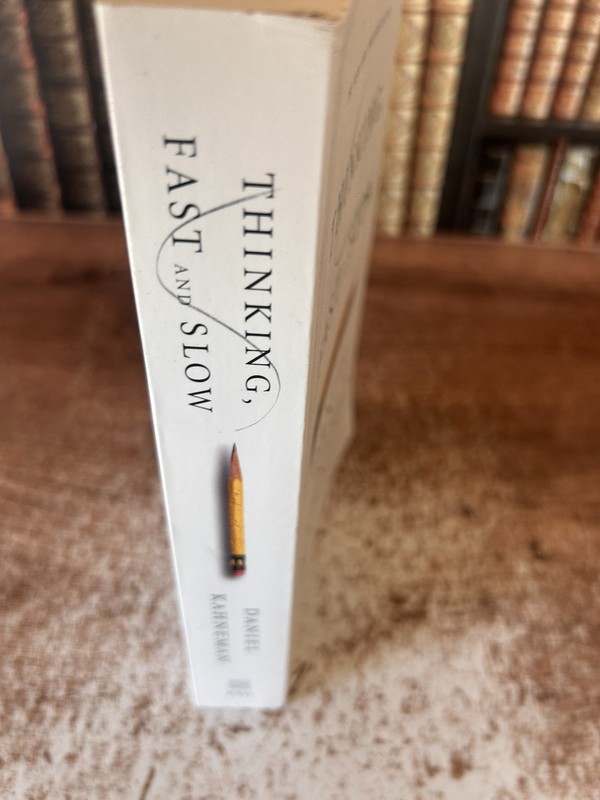 Thinking, Fast and Slow - Paperback By Kahneman, Daniel - Very Good Condition gallery