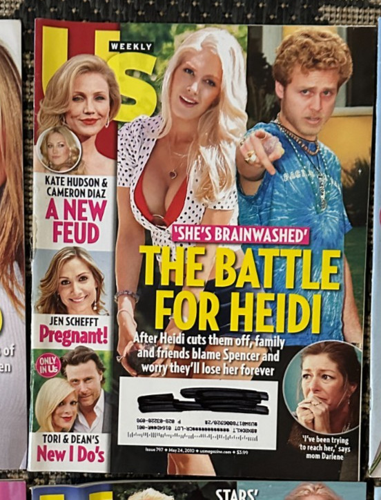 Vintage Lot of 6 US Weekly Magazines 2010 Celebrity Gossip Fashion Party Life gallery
