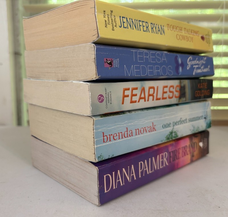 Lot of 10 Romance - Mixed Authors - Mass Paperbacks FREE SHIP gallery