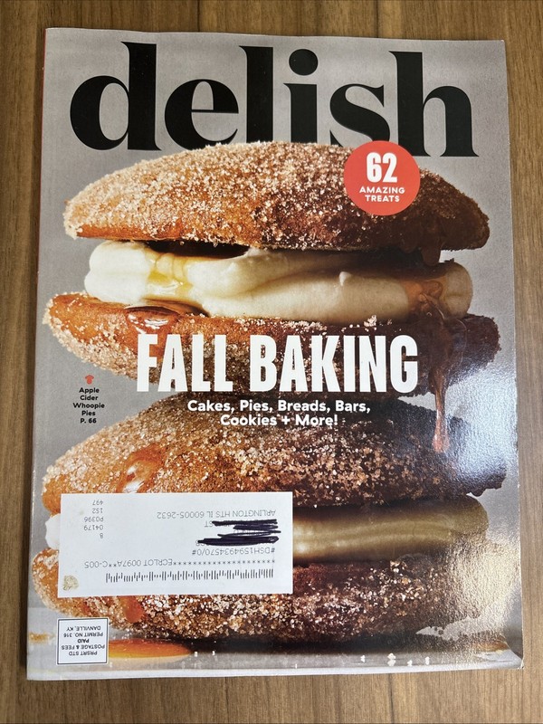 Fall Baking- Delish Magazine- Issue 11. 62 Amazing Treats Cakes Pies Breads Bar