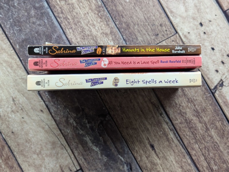 3pk Sabrina Teenage Witch Vintage Books - #7, 17, 27 Love Spell, Haunts in House gallery