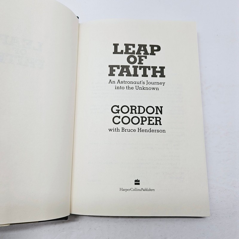 NASA Astronaut Bio - Leap of Faith 1st Edition Gordon Cooper 2000 Mercury 7 gallery