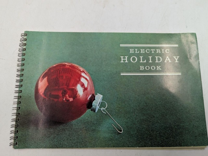 1963 WE Energies Cookie Book Wisconsin Electric Christmas Cooky Recipe Book A