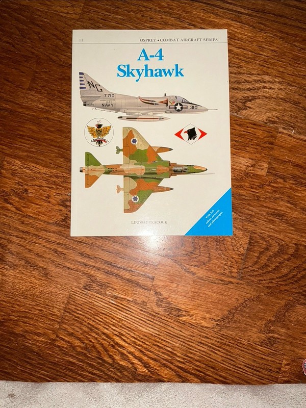 Osprey Combat Aircraft A-4 Skyhawk Lindsay Peacock SC M