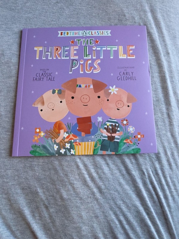 Library of Congress Three Little Pigs Bedtime Classics Carly Gledhill 2020