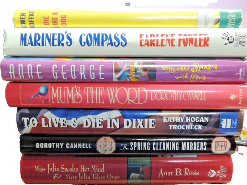 LOT OF 9 ~ «COZY» MURDER MYSTERIES ~ WOMEN SLEUTHS