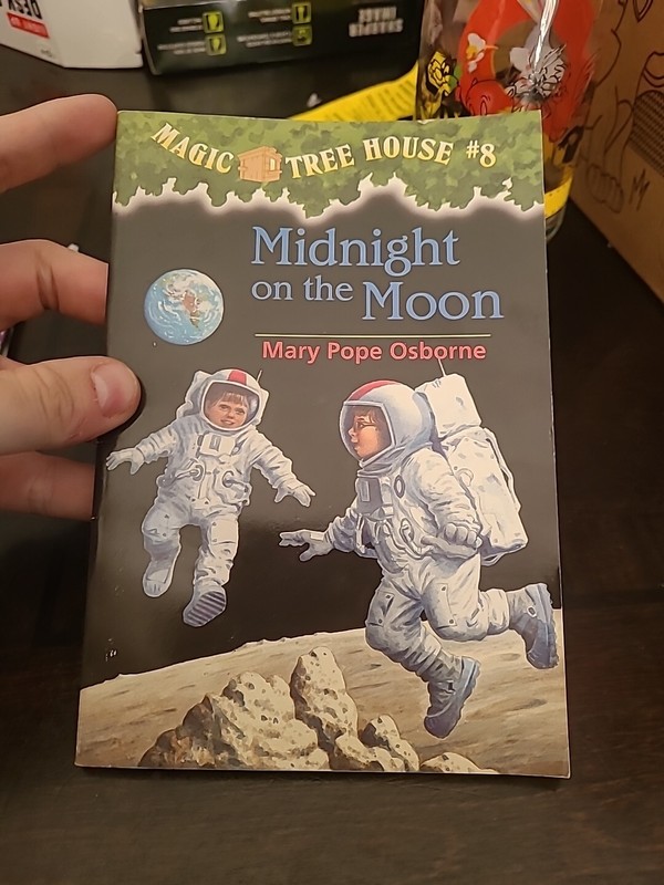 Midnight on the Moon by Mary Pope Osborne (1996, Mass Market)