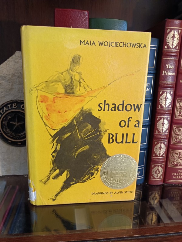 Shadow of a Bull_Maia Wojciechowska_HCDJ_ 1st Edition / 28th Printing_Ex-library