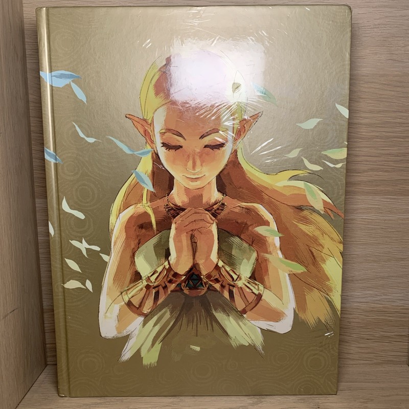 The Legend of Zelda: Breath of the Wild The Complete Official Guide: -Expanded