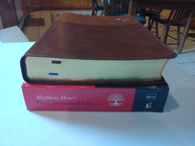 NKJV Matthew Henry Daily Devotional Bible~Retail $59.99~Brown Leathersoft gallery