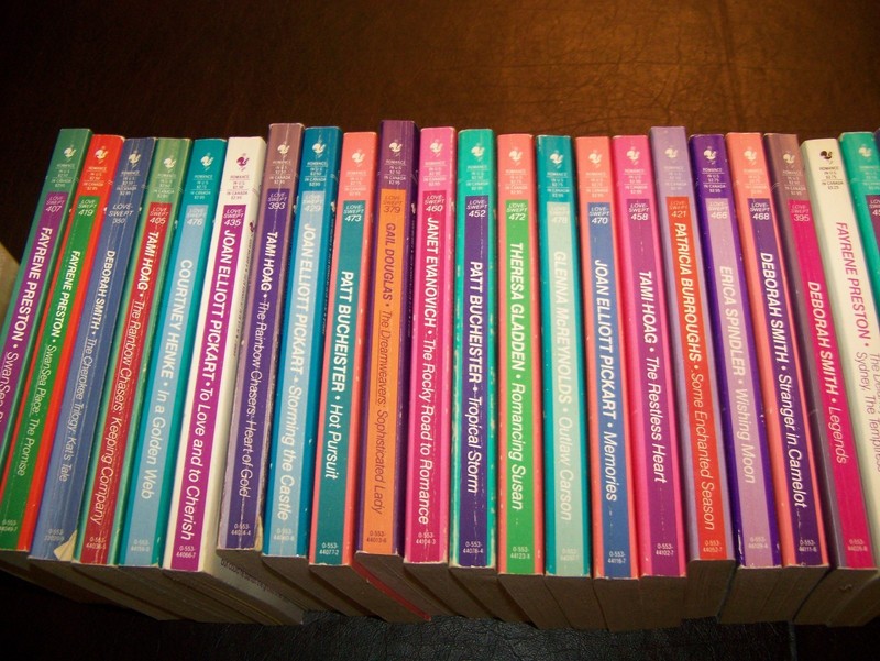 Lot of 32 Vintage Love swept Romance Novels Various Authors PB Bantam Book WOW!! gallery