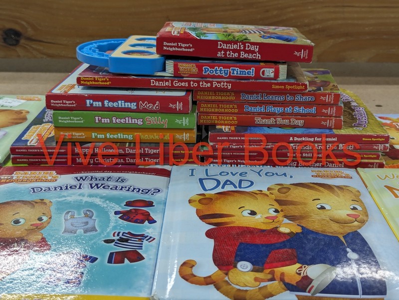 Lot of 10 Daniel Tiger Board Books Lot Random - Children/Kids/Toddlers/Babies gallery