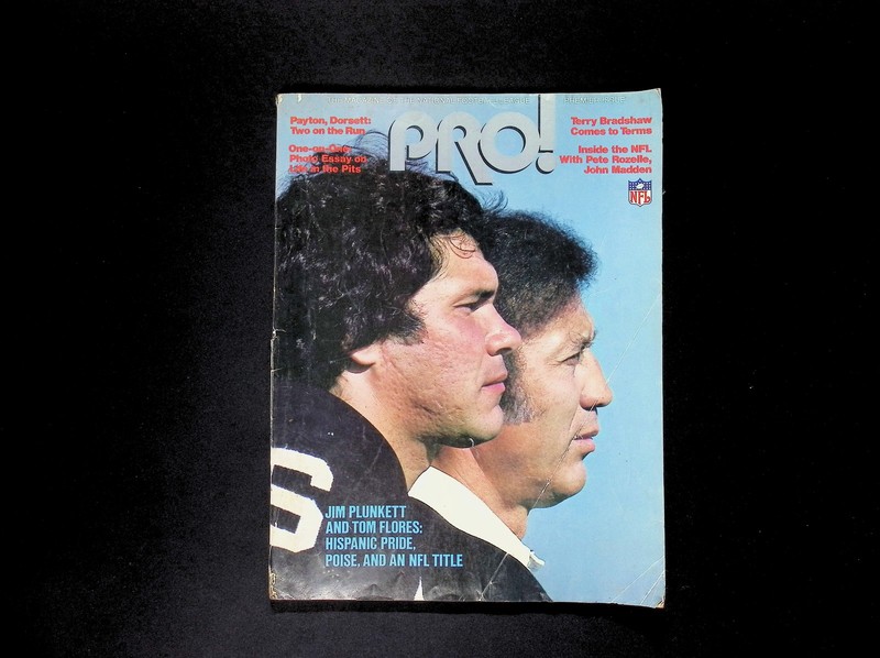 PRO! Magazine Vol 1 No 1 August 1982 Premier Issue NFL Football Plunkett Flores