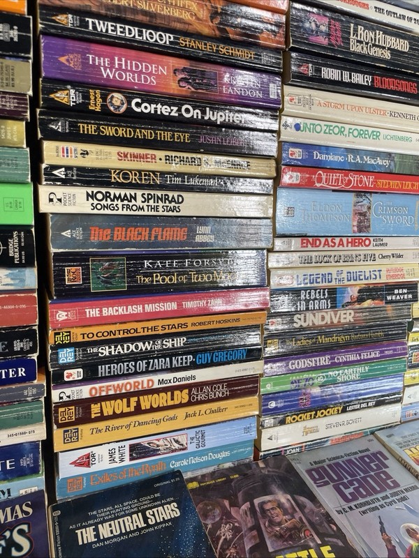 5 Pounds Assorted Science Fiction Paperback Books Mass Market Various Good gallery
