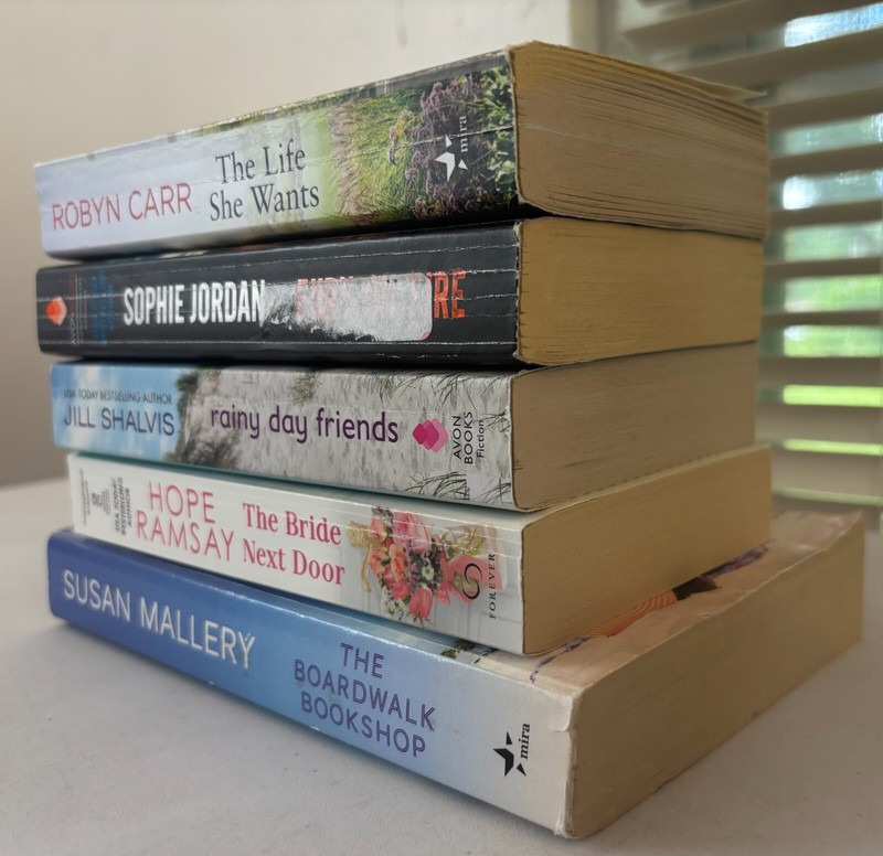 Lot of 10 Romance - Mixed Authors - Mass Paperbacks FREE SHIP gallery